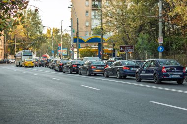 Bükreş, Romanya 'da trafik sıkışıklığı, trafik yoğunluğu