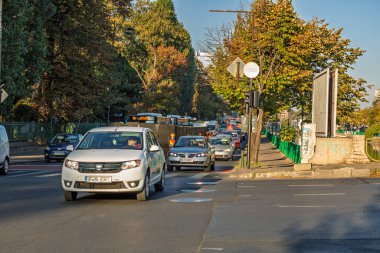 Bükreş, Romanya 'da trafik sıkışıklığı, trafik yoğunluğu