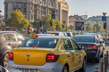 Bükreş, Romanya 'da trafik sıkışıklığı, trafik yoğunluğu