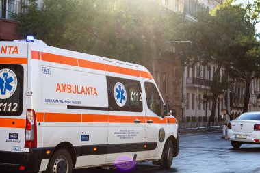 Rumen ambulansı 911 veya 112 acil tıbbi servis. Bükreş, Romanya, 2023