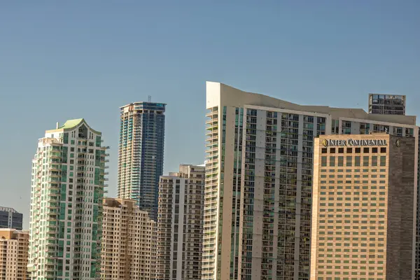 Miami, Florida şehir merkezi finans bölgesi. ABD şehir silüeti ve gökdelenleri