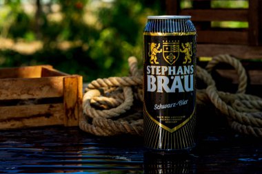 Stephans Brau bira kutusu - su damlacıklarını buharlaştırma, arka plan