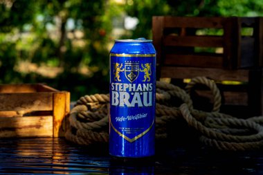 Stephans Brau bira kutusu - su damlacıklarını buharlaştırma, arka plan