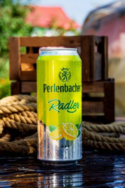 Perlenbacher Radler bira kutusu - su damlacıklarını yoğunlaştırma, arka plan