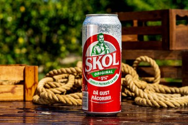 SKOL bira kutusu - su damlacıklarını yoğunlaştırma, arka plan