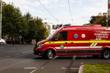 Romanya 'nın Bükreş kentinde acil itfaiyeci (Pompierii), 2023