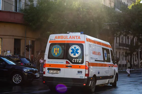 Rumen ambulansı 911 veya 112 acil tıbbi servis. Bükreş, Romanya, 2023