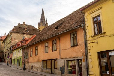Sibiu, Romanya. Ortaçağ Sakson şehrinin tarihi merkezi ünlü Transilvanya 'da, Doğu Avrupa' da seyahat sahası