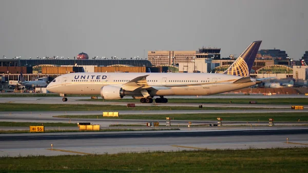 Chicago Eua Julho 2023 United Airlines Boeing 787 Dreamliner Taxias — Fotografia de Stock