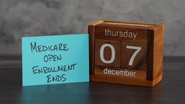 有关12月7日医疗保险截止日期的提示 图库图片