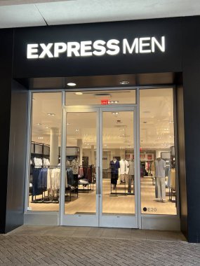 Skokie, IL 'deki Old Orchard Alışveriş Merkezi' ndeki Express Men perakende giyim mağazasının dışı.