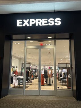 Skokie, IL 'deki Old Orchard Alışveriş Merkezi' ndeki Express perakende mağazasının dışı.