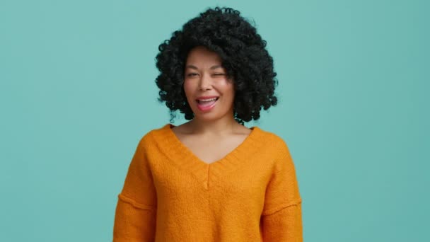 Передній Повільний Рух Афро Американської Расової Жінки Красивої Молодої Жінки — стокове відео