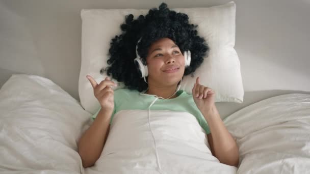 Happy Cool African American Woman Color Wearing Headphones Dancing Alone — Wideo stockowe