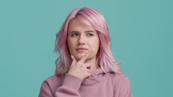 Clever Student Hipster Girl Creative Pink Hair Serious Plan Solving — Stock video