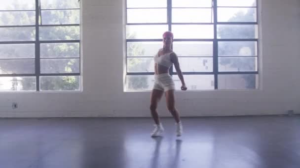 Girl Enjoying Hip Hop Moves Light Large Windows Studio Young — Αρχείο Βίντεο