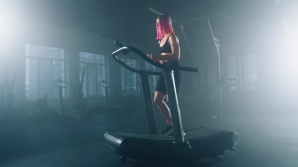 Woman Staying Healthy Fit While Performing Cardiovascular Workouts Side View — Videoclip de stoc