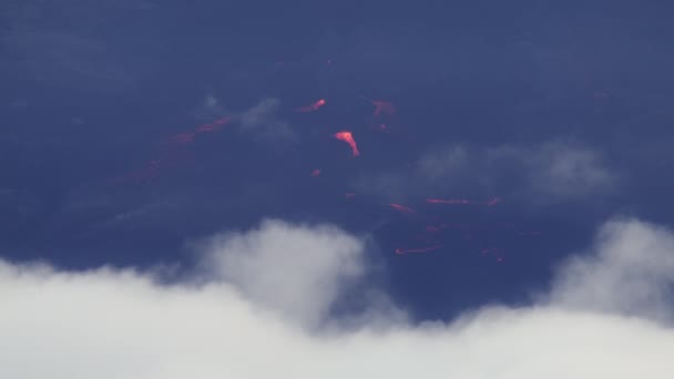 Distance Shot Red Camera Eruption Mauna Loa Mountain Hot Red — Stock videók