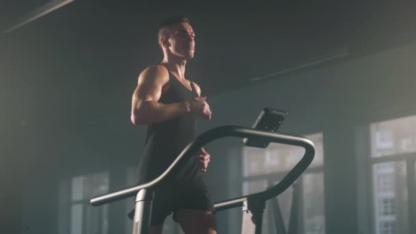 Close View Active Caucasian Sportsman Having Intensive Cardio Workout Burn — ストック動画