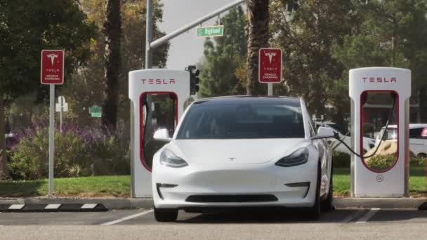 Feb 2023 Los Angeles Usa Eco Clean Transport Charging Urban — Stockvideo