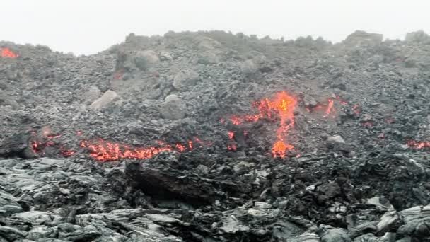 Panorama Steaming Black Lava Rocks Red Hot Molten Lava Flowing — Stockvideo