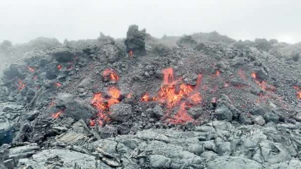 Éruption Volcan Sur Montagne Mauna Loa Lave Coulante Roches Noires — Video