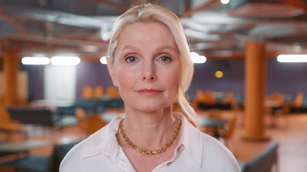 Mature Female 50S Looking Camera Positive Emotion Enjoying Successful Business — Vídeo de stock