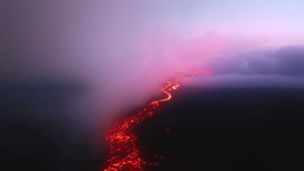 Filmisk Storslåede Lavaflod Ved Aktivt Vulkanudbrud Glødende Varm Rød Lava – Stock-video
