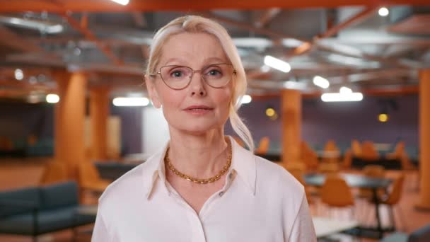 Mature Businesswoman Eyeglasses Talking Camera Conference Business Call Confident Job — Stock Video