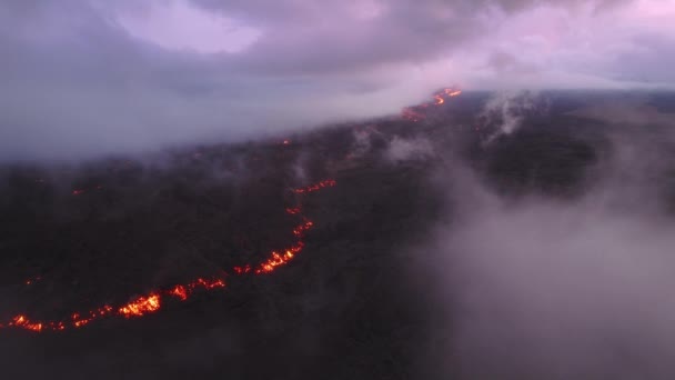 Film Nakręcony Powietrza Dym Parujący Pięknie Nad Zamarzniętym Polem Lawy — Wideo stockowe