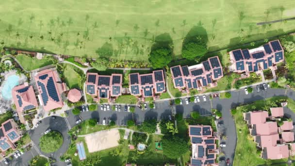 Zrównoważona Produkcja Energii Elektrycznej Słonecznej Tropikalnej Wyspie Hawaje Dach Hotelu — Wideo stockowe