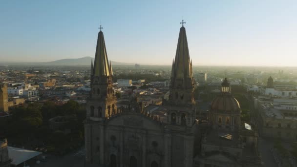 Flygfoto Historiska Byggnad Viktigaste Landmärke Guadalajara Gyllene Soluppgång Ljus Katedralen — Stockvideo