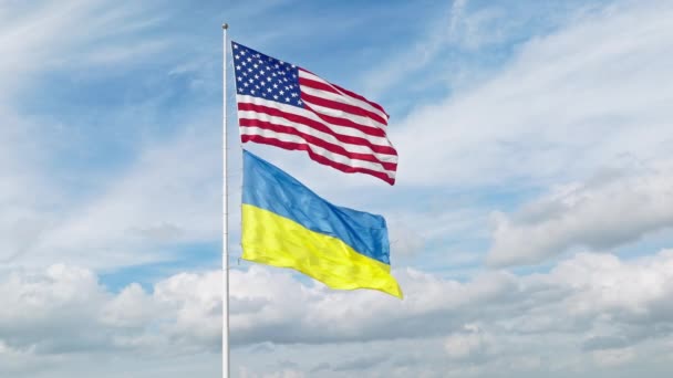 Επική Αργή Κίνηση Φόντο Σημαίες Των Ηπα Και Της Ουκρανίας — Αρχείο Βίντεο