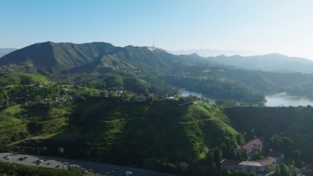 Drone Aerea Sopra Hollywood Lago Serbatoio Con Acque Blu Profondo — Video Stock