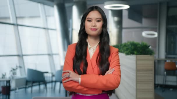 Millennial Asian 20S Bem Sucedido Confiante Forte Empresária Feminismo Trabalhador — Vídeo de Stock