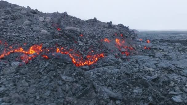 Cine Vapor Rojo Brillante Flujo Lava Caliente Erupción Del Volcán — Vídeo de stock