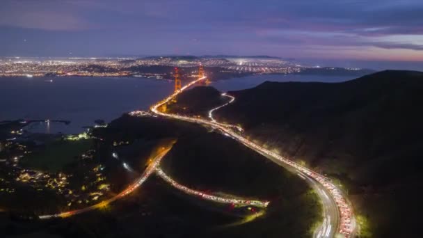 Drone Timelapse Golden Gate Bridge San Francisco City Iluminación Nocturna — Vídeo de stock