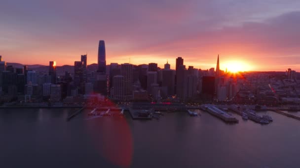Dramatische Verbazingwekkende Prachtige Skyline Bij Filmische Zonsondergang Boven Het Centrum — Stockvideo