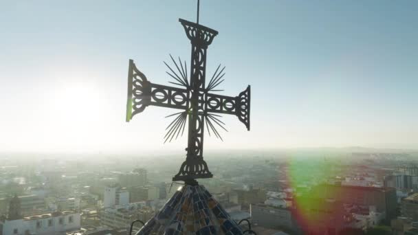 Großes Religionskreuz Auf Der Kathedrale Von Guadalajara Filmischer Nahaufnahme Luftaufnahme — Stockvideo