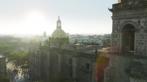 Nahaufnahme Neogotischer Stilelemente Auf Den Türmen Der Kathedrale Von Guadalajara — Stockvideo