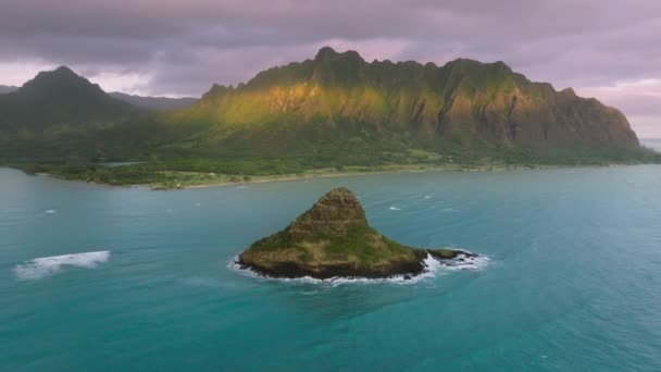 Drone Shot Scenic Green Chinamans Hat Island Cinématique Aérienne Beau — Video