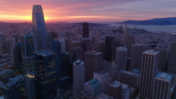 Günbatımında Sinematik Manzara San Francisco Daki Modern Alanının Üzerinde Altın — Stok video