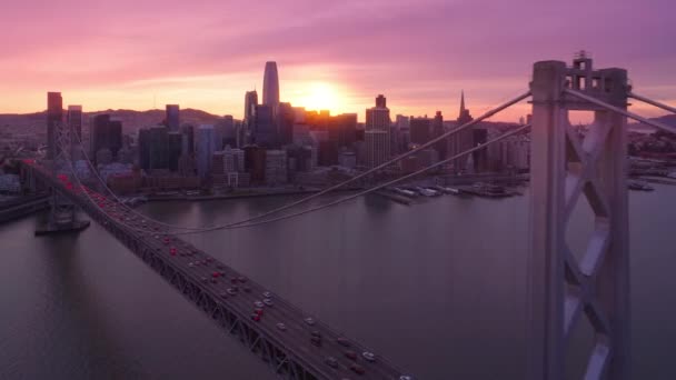San Francisco Alacakaranlıkta Gökyüzünde Güzel Pembe Bulutlar Altın Gün Batımında — Stok video