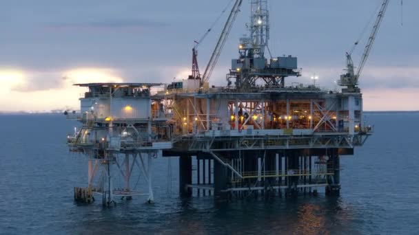 Plataforma Perforación Petróleo Alta Mar Muchos Barcos Horizonte Océano Pacífico — Vídeos de Stock