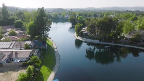 Drone Images Région Pittoresque Riche Avec Beaux Jardins Pelouses Luxuriantes — Video