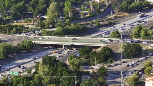 Dronebilde Travle Motorveier Med Utsikt Byer Bakgrunnen California Området Med – stockvideo