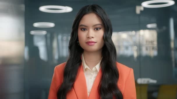Hübsches Manager Porträt Mit Blick Die Webkamera Asiatische Junge Frau — Stockvideo