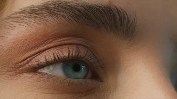 Macro Close Shot Gorgeous Light Blue Green Color Eye Opening — стокове відео