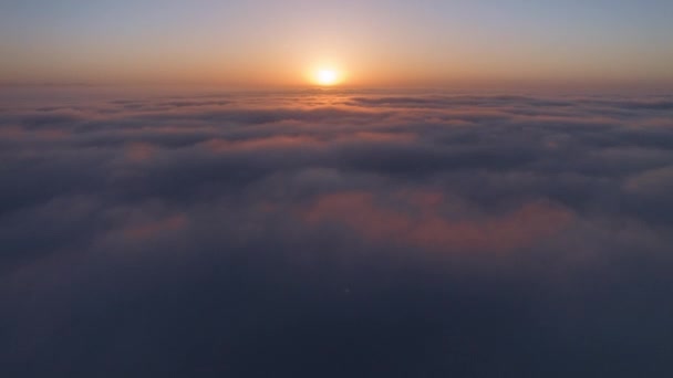 Hiperlapsja Widokowa Nad Chmurami Deszczowymi Wirującymi Poniżej Kamery Drona Zdjęcia — Wideo stockowe