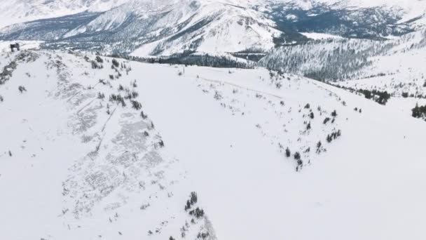 Imágenes Drones Sobre Picos Fríos Nevados Épicos Naturaleza Panorama Nevado — Vídeos de Stock